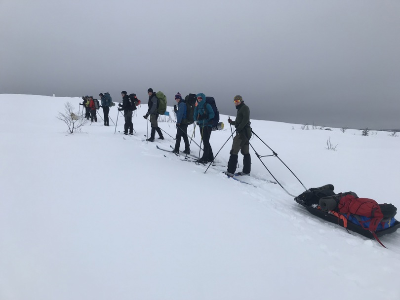 Ungdom på skitur